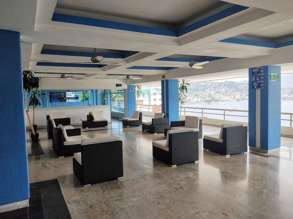 Aristos Hotel
