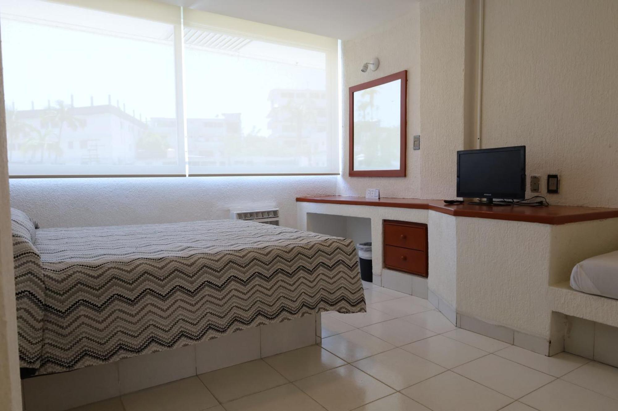 Aristos Hotel 4*