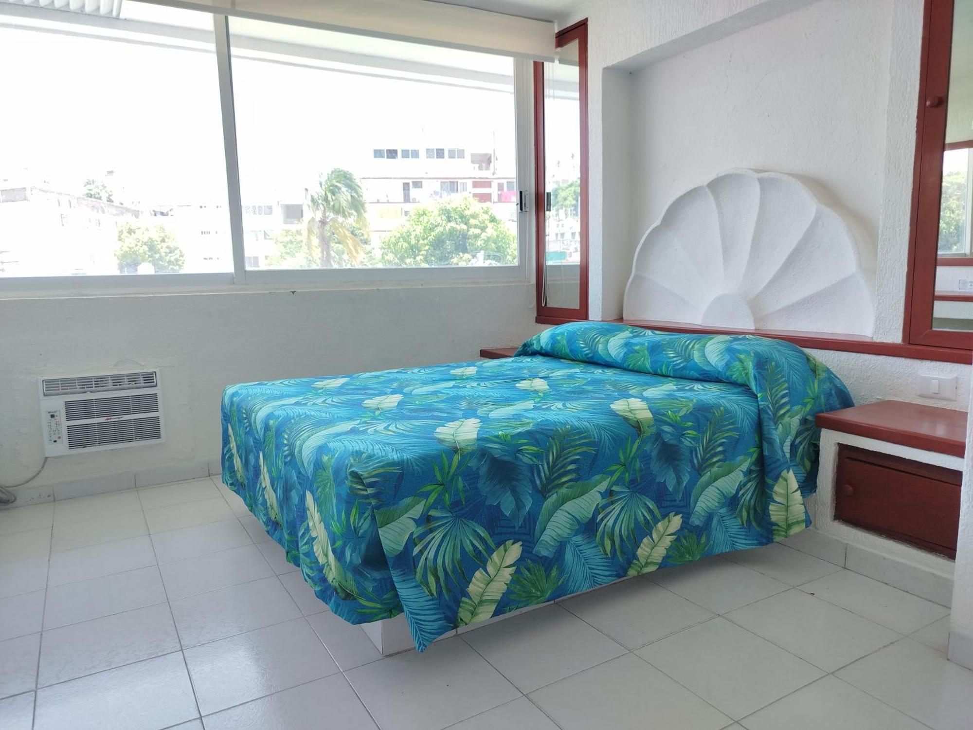 Aristos Hotel 4*