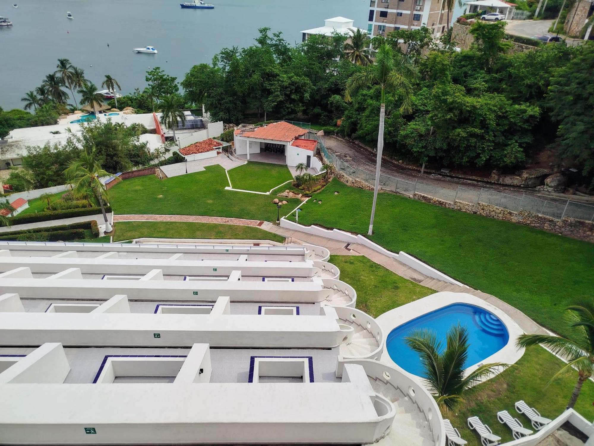 Aristos Acapulco